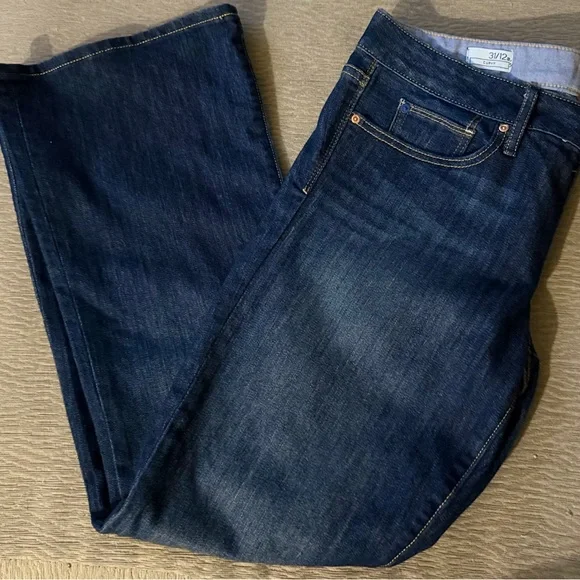 ‼️SALE ‼️ Gap 1969 👖Curvy Blue Straight Leg Jeans with Fading - Picture 5 of 6